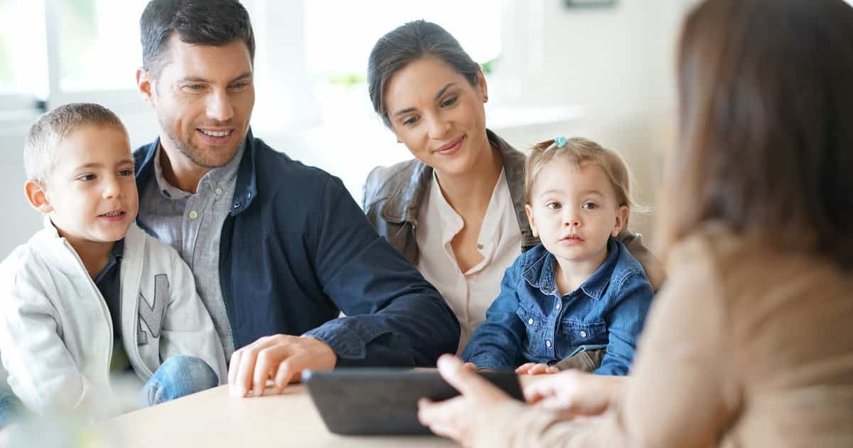 Family Meeting Financial Adviser For House Investment