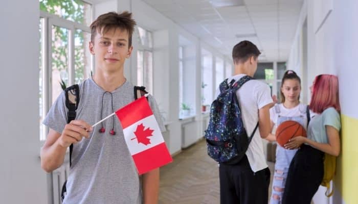 Định cư Canada theo diện du học