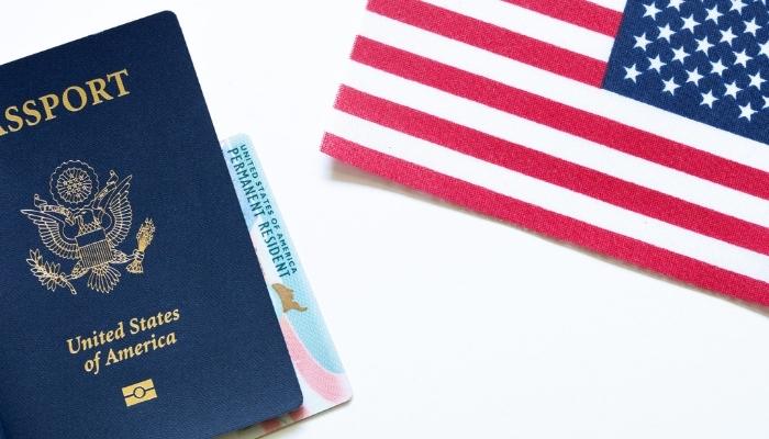 Sự khác biệt giữa quốc tịch và thẻ xanh Mỹ